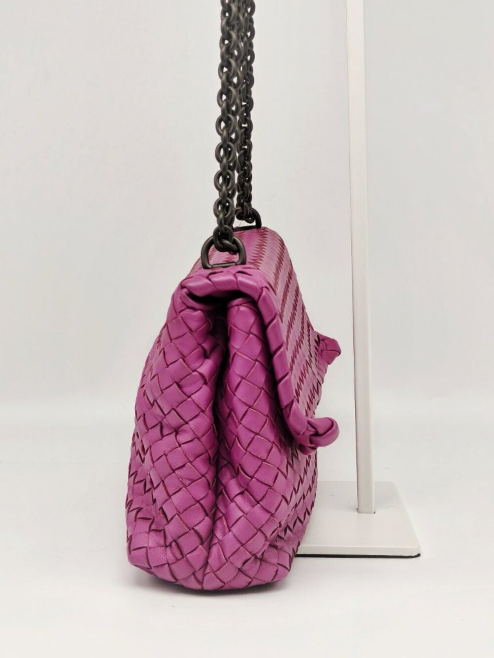 Bottega Veneta Intrecciato Purple Leather Chain Shoulder Bag Black Chain - Picture 4 of 12